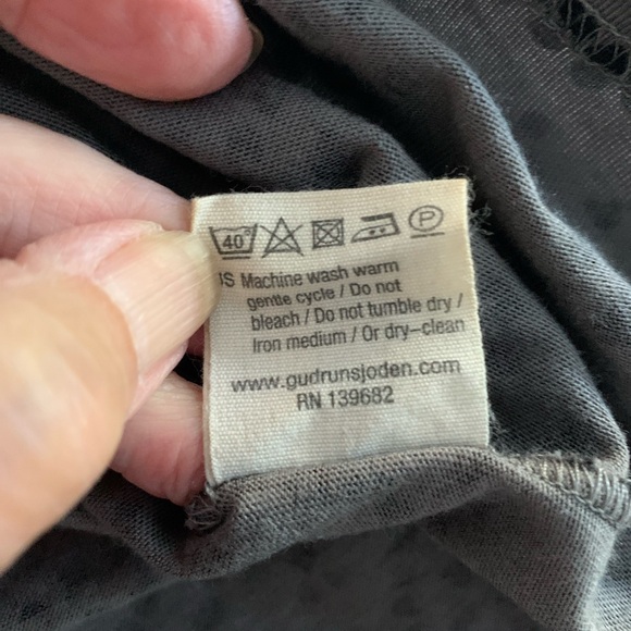 Gray Patterned Long Sleeve Top - Picture 9 of 10